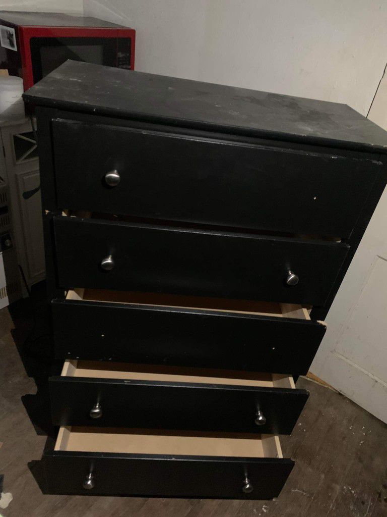 Black Dresser Chest 5 Drawer