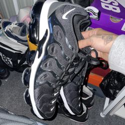 Vapor Max Size 9 Running Shoe