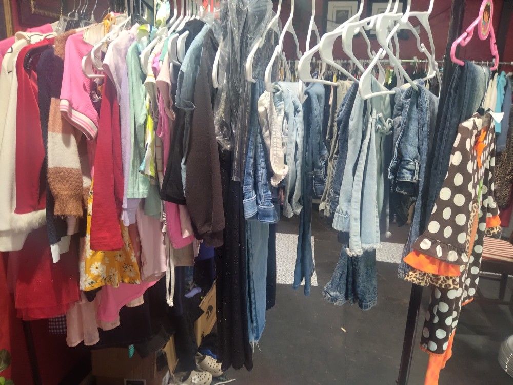 Garage Sale Inside Shed. 213 Burbank Greenville SC Until  6pm Today 