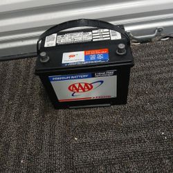 A A A  12 Volt Battery 650 C C Amps Like New