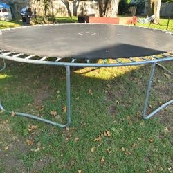 Trampoline 