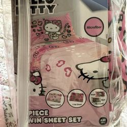 Hello Kitty Twin Comforter And Sheets 