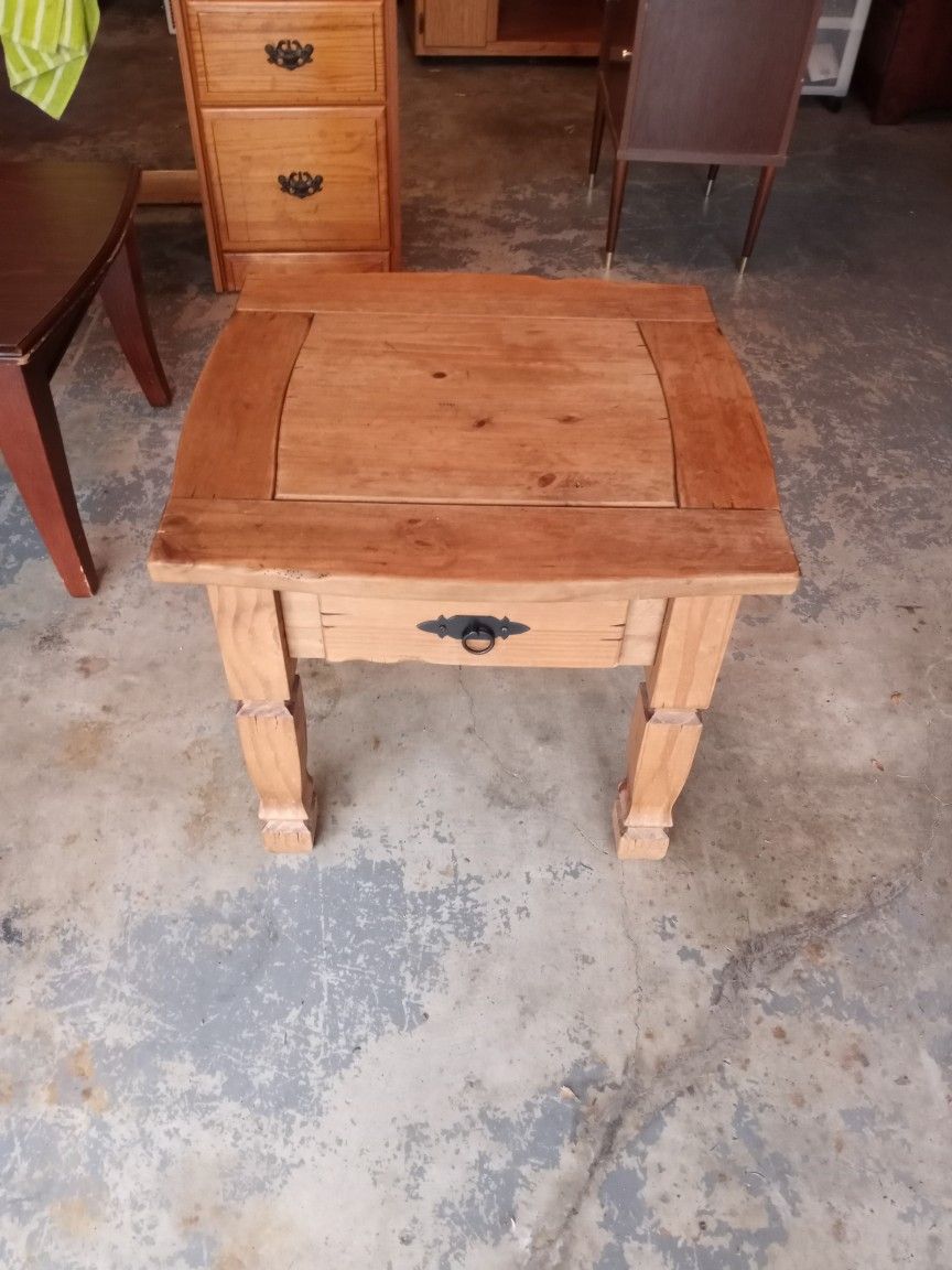 Pier 1 Imports End Table Made In Brazil RS3
