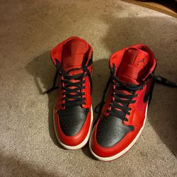 Jordan 1 Mid “Bred” Red/Black 