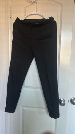 Pantalón de mujer color negro recto de abajo