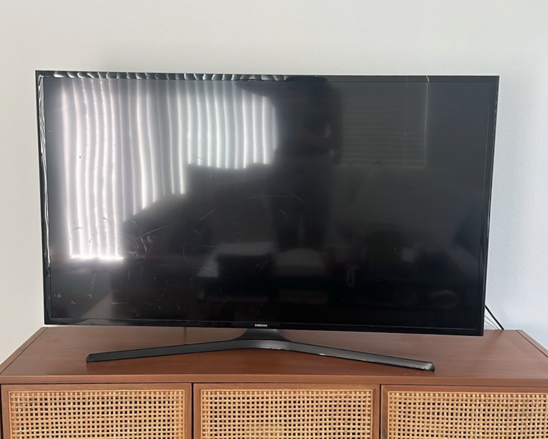 Samsung 48” Smart TV 