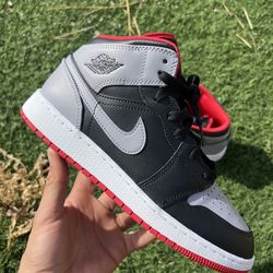 Jordan Retro 1s 6.5y $40 FIRM NO TRADES