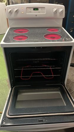Electric Stove Brand General Electric Everything Works Well With A 3 Months Warranty