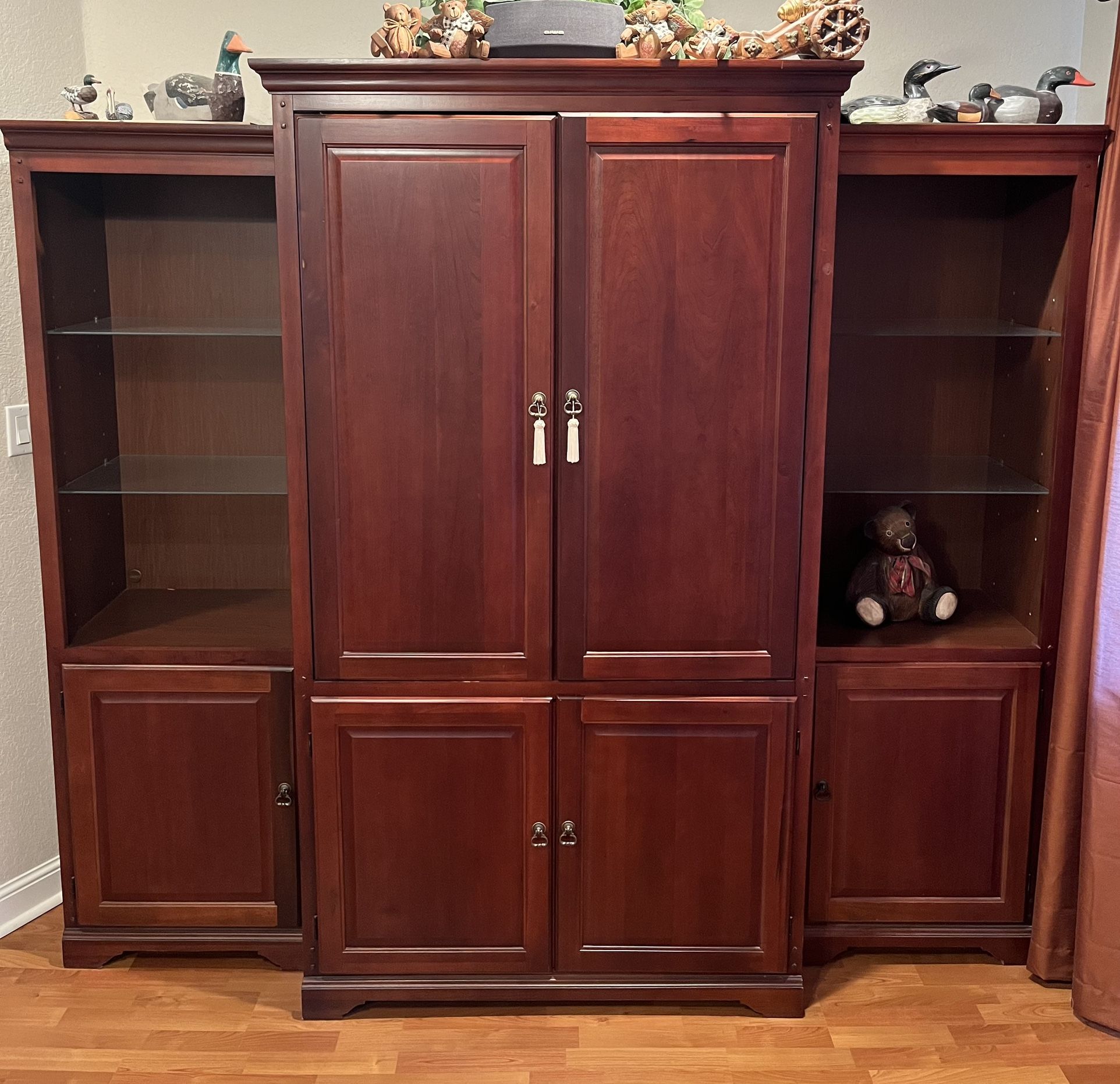 Entertainment Unit TV Cabinet Storage w Lighted Bookends EUC