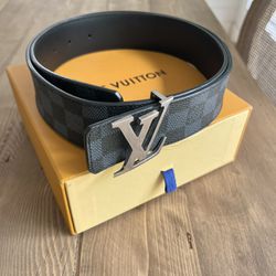 Louis Vuitton Checkered Reversible Belt for Sale in Pomona, NY - OfferUp
