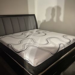 Queen Memory Foam Gel Come With Free Box Spring Only - Free Delivery 🚚 To Reasonable Distance