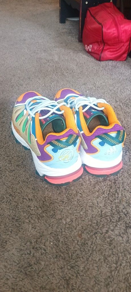 Addiais Size 6 Sean Wotherspoon Super turf $80 Obo