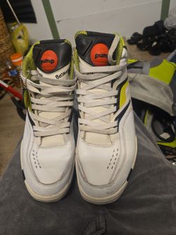 Reebok pumps size 10