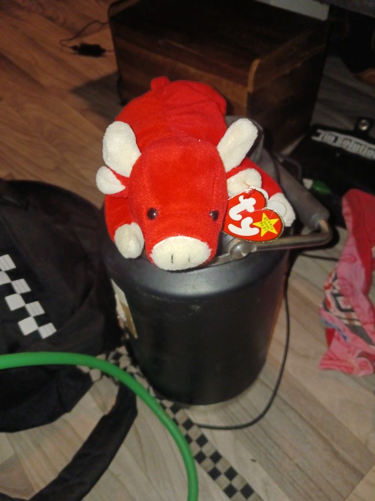 Ty Inc. SNORT STYLE 4002 BEANIE BABY RARE.