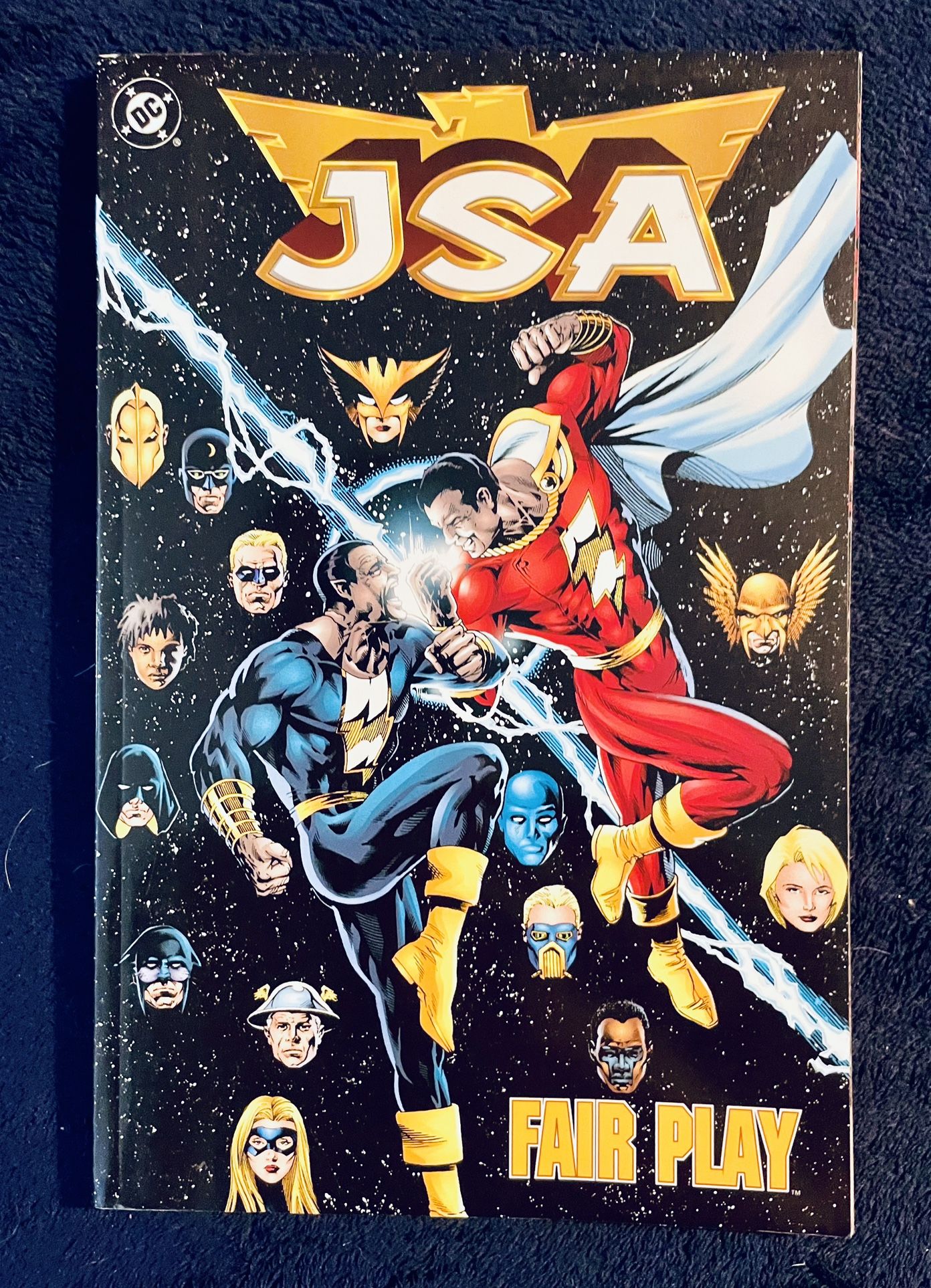 DC Comics JSA: Fair Play (2003) TP / NM Condition First Printing