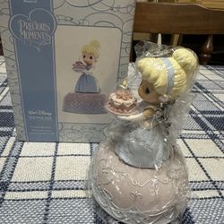 Precious Moments Disney Showcase Collection Cinderella Musical Figurine 