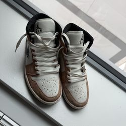 Air Jordan 1 Mid SE Brushstroke Paint Splatter Size 8