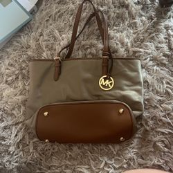 MICHAEL KORS PURSE W/O TAGS USED ONCE