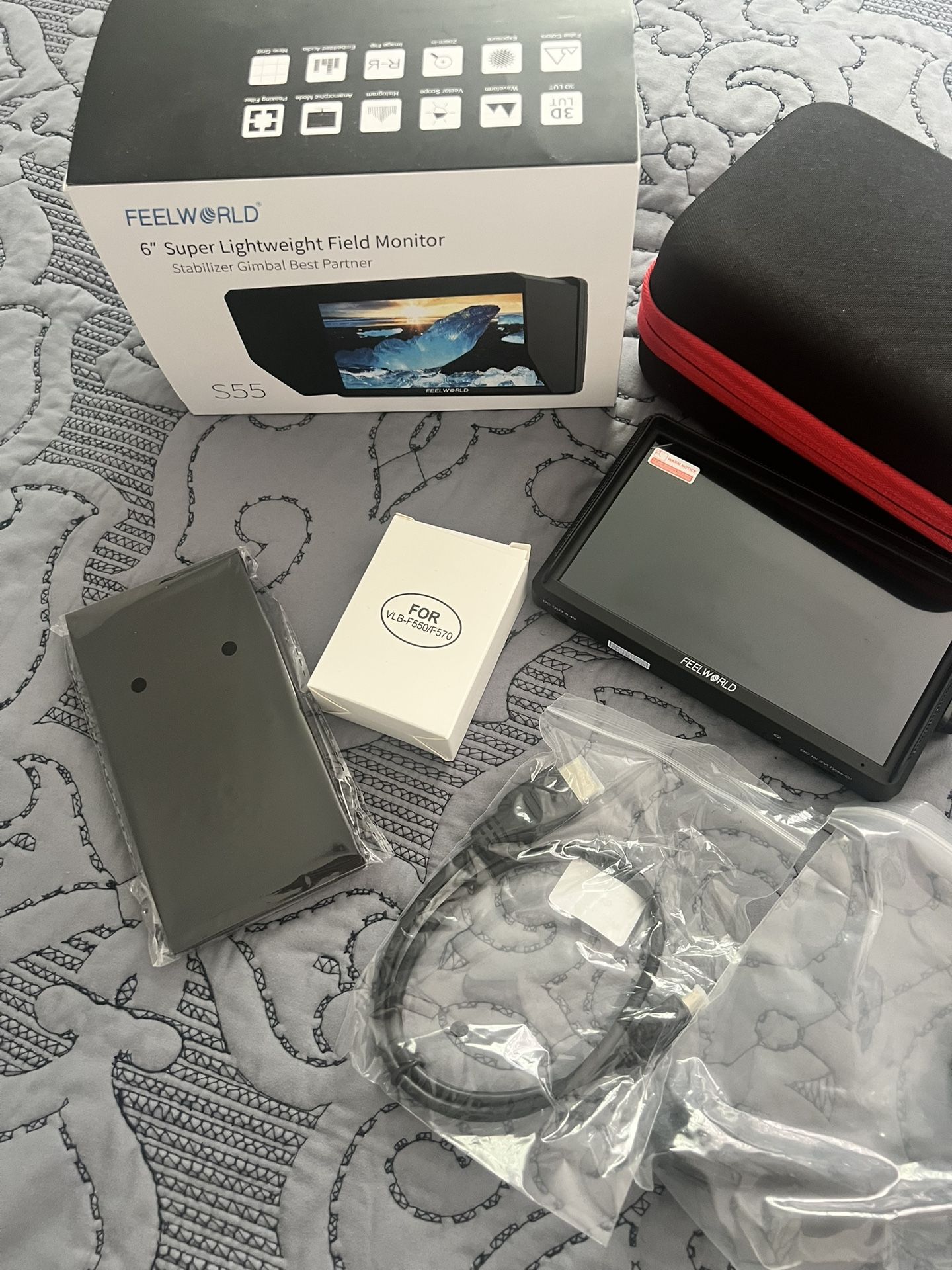 Lightweight Field Monitor