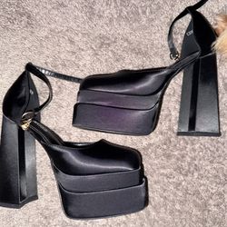 WetKiss Platform Heels