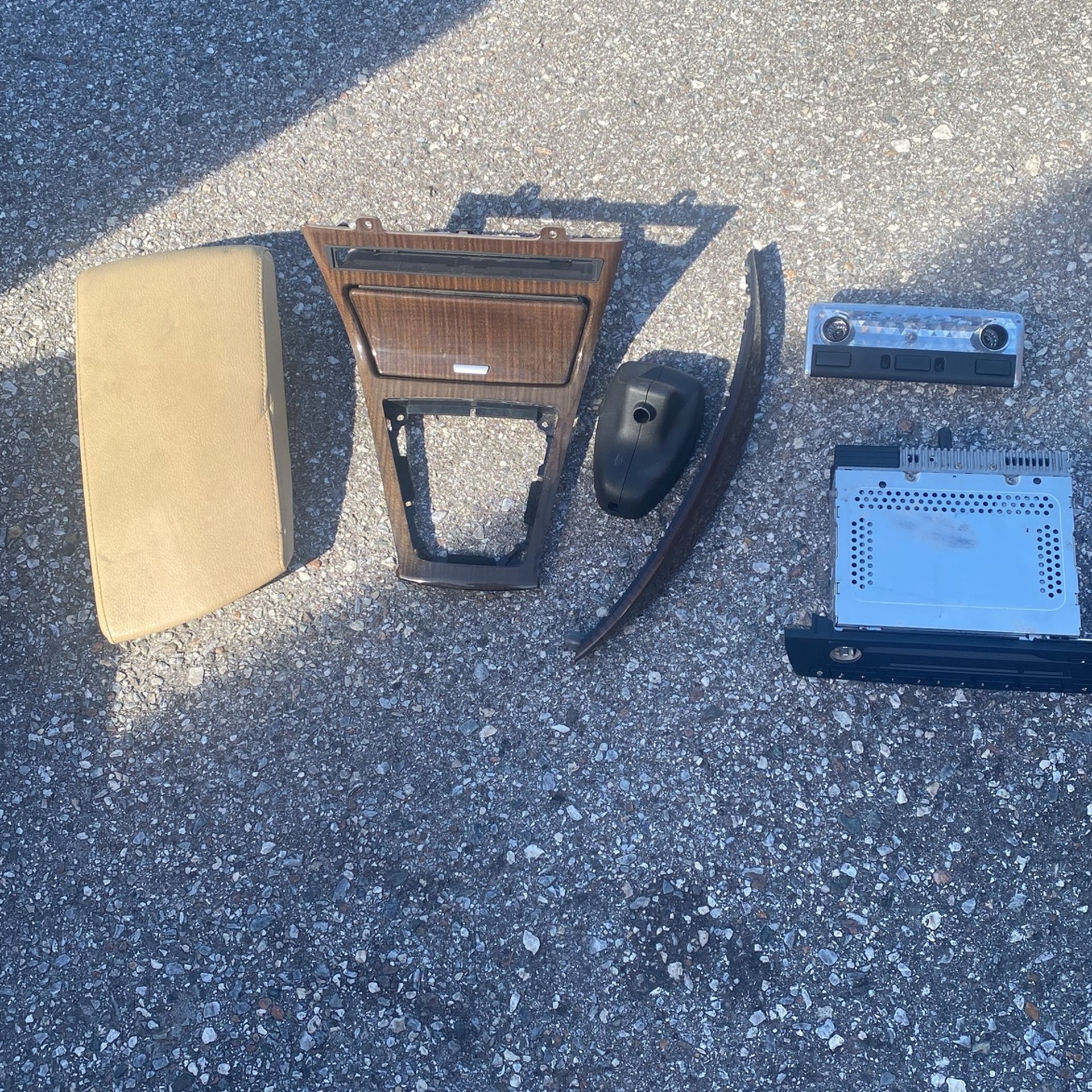 2005 BMW X3 Dash Parts Radio /top Middle Console/door Handle Cover/roof Light And Mirror Cover