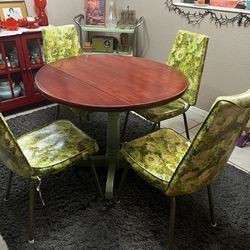 Small Vintage Solid Wood Table With 4 Green Floral Chairs