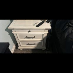 Kanwyn Distressed White 3 Drawer Nightstand