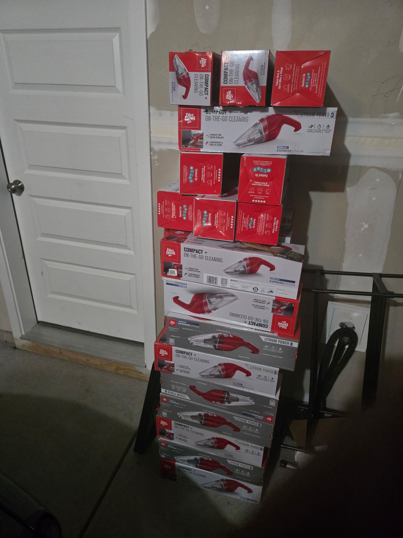 Dirt Devil Express Lithium Compact On The Go Handheld Vacuum