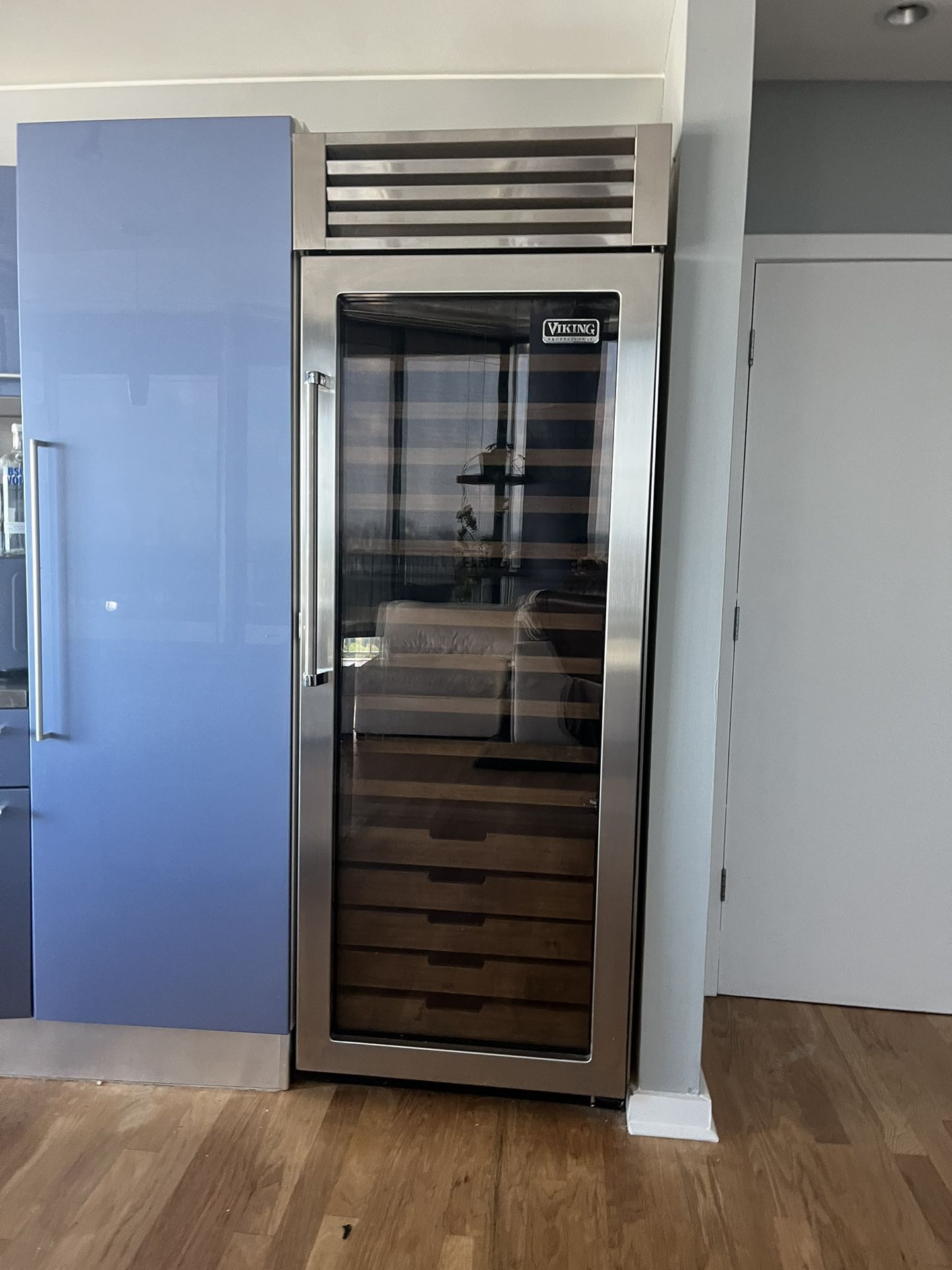 Viking Professional Wine Cooler /refrigerator