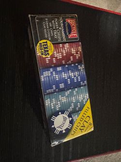 Bicycle Premium 100 Count 8-Gram Clay Poker Chips With Tray