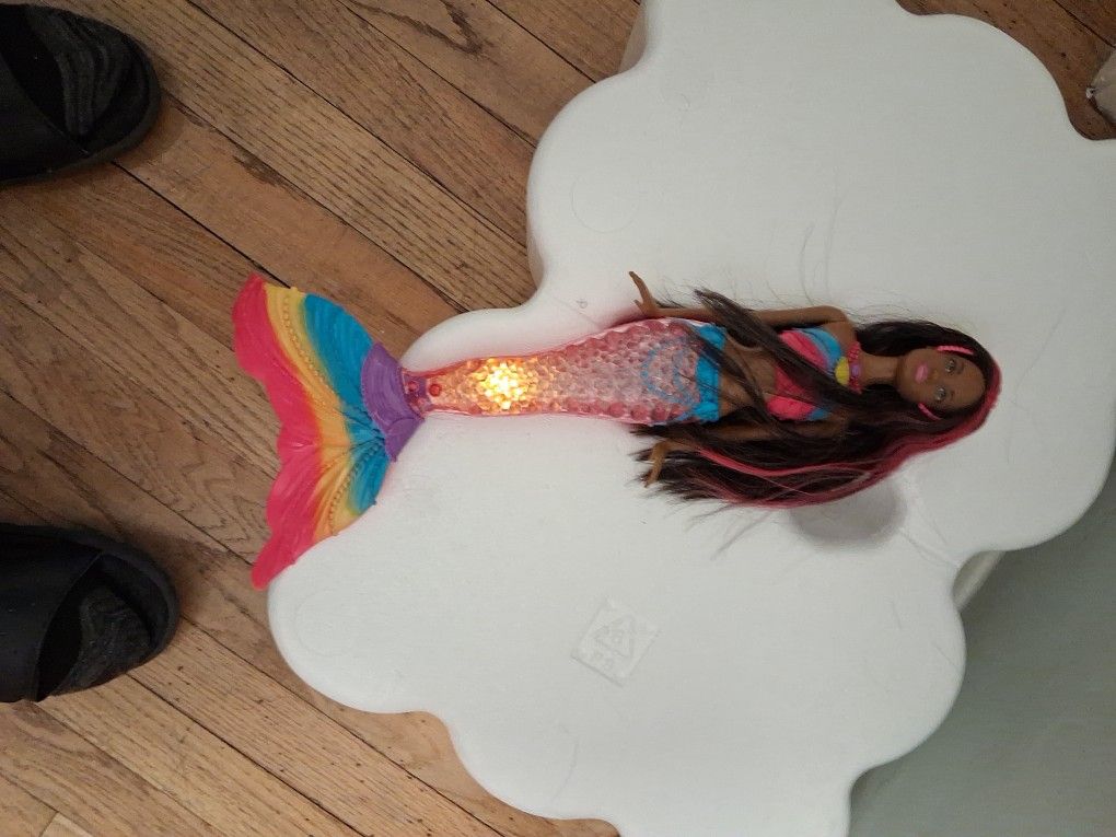 Beautiful Light-Up Mermiad Barbie Doll