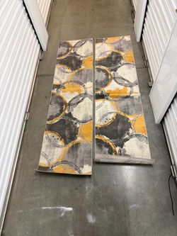 Matching Gray & Gold Circle Runner Rugs