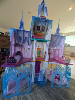 Disney Frozen 2 Arendelle Castle Playset
