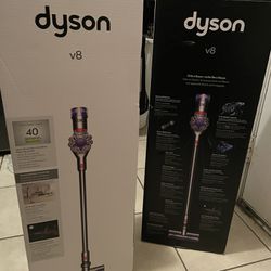 Dyson - V8 Cordless Vacuum 