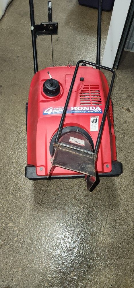 Honda HS 520 Snow Blower