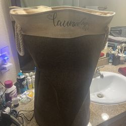 Moving Deal Beige Cool Laundry 🧺 Hamper Basket Great Condition 