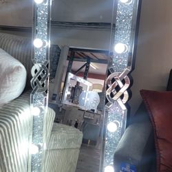 Hollywood Mirror Last One Available 