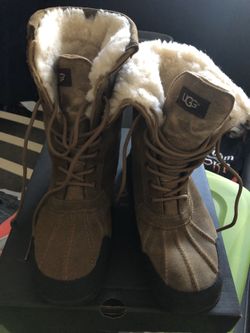 Mens sz 9.5/Womans sz 11 Uggs boots