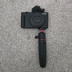 Sony ZV-1 II Vlogging Camera (ZV-1M2) – 4K Flip Screen