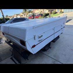 2005 Coleman Fleetwood Trailer 