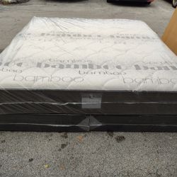 NEW MATTRESS KING SIZE PLUSH WITH BOX SPRING 