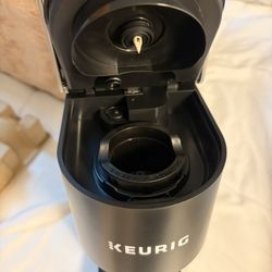 New!! Keurig K-Mini Single Serve K-Cup Pod Coffee Maker. Black.