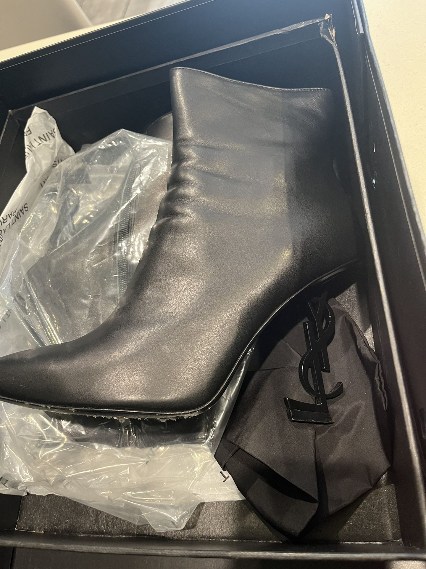 Saint Laurent Paris Size 41 Females