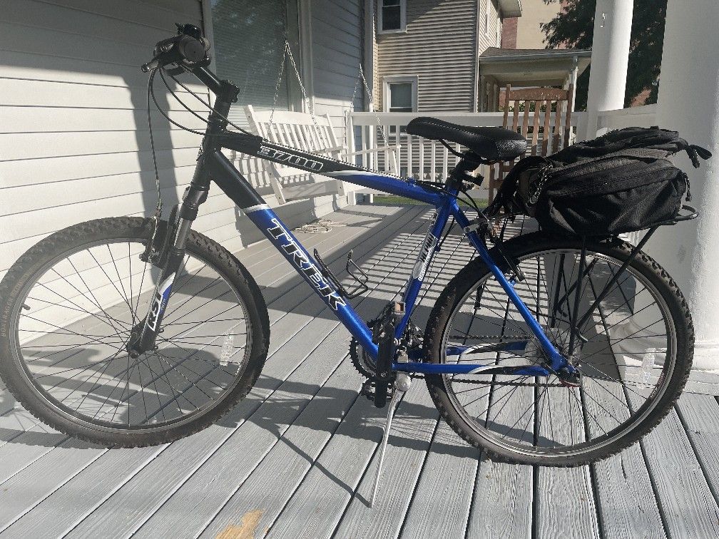 Trek 3700 With Backrack
