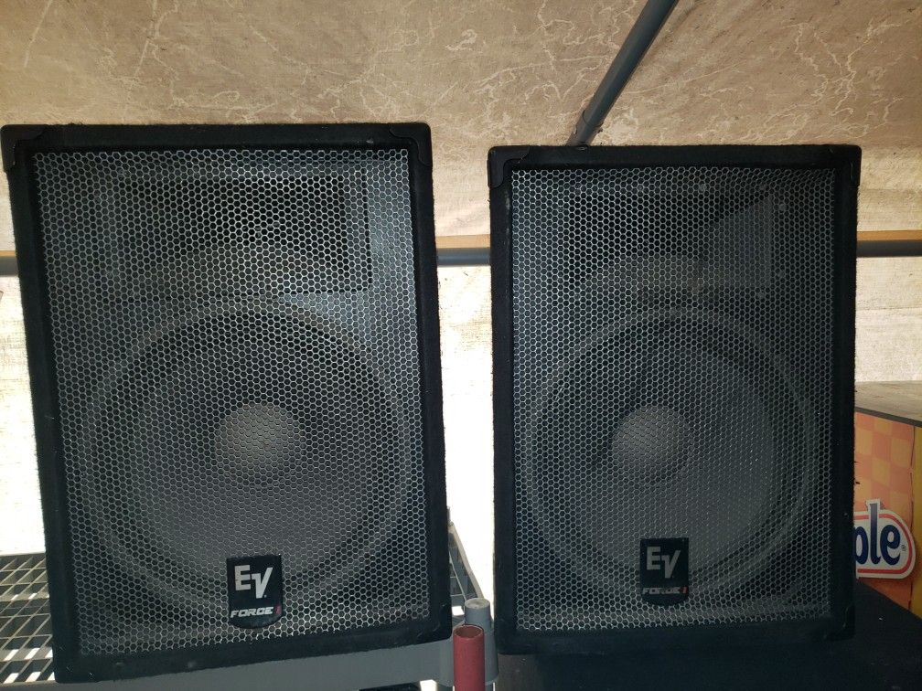 EV Electrovoice Force i 15" speakers with horns great sound for Sale in