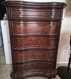 Dresser 5 drawer