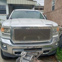2015 GMC 2500 Diesel   Needs A Motor $18,000 O.B.o