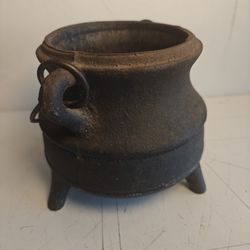 Antique Cast Iron Pot Belly Pot
