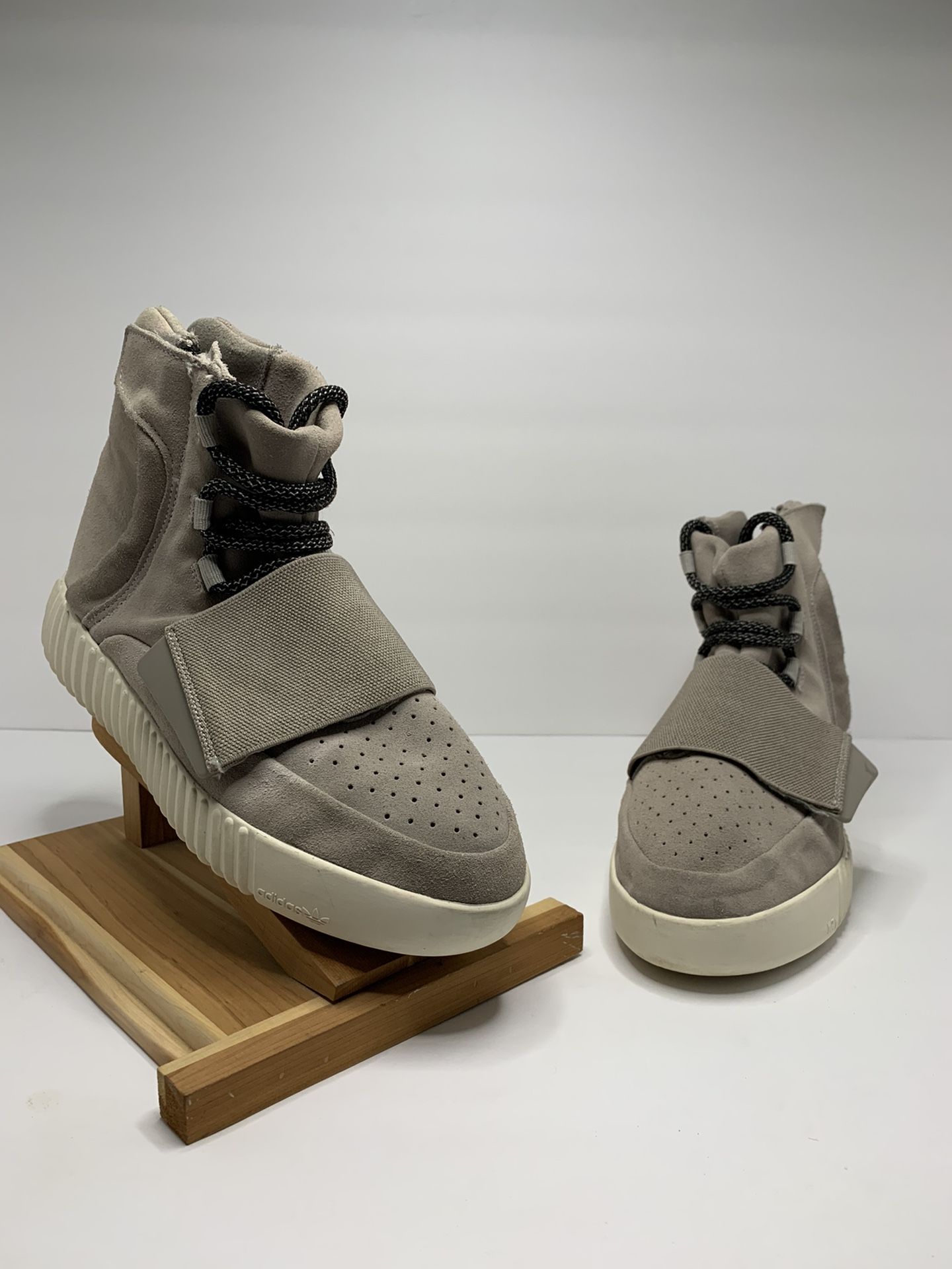 Adidas Yeezy Boost 750 OG Light Brown (size 10)