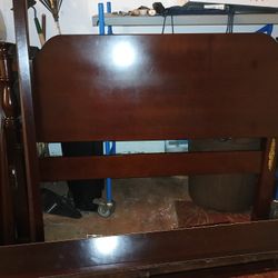 Solid Wood Quee Canopy Bed